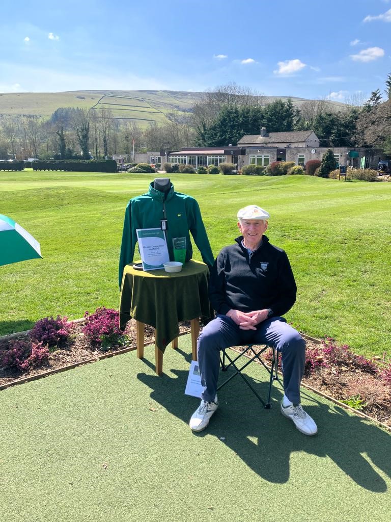 Club Captain - Phil chilling out in the Master chair